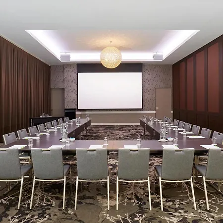 Holiday Inn Warwick Farm By Ihg-2