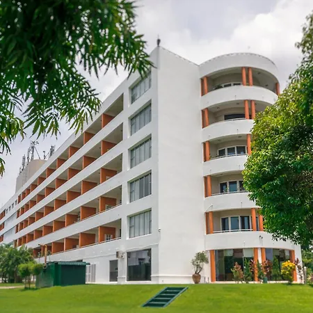 Inya Lake Hotel Yangon-2
