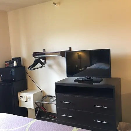 Super 8 By Wyndham Weston Wv-2