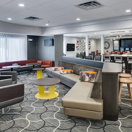 Springhill Suites Milford-3