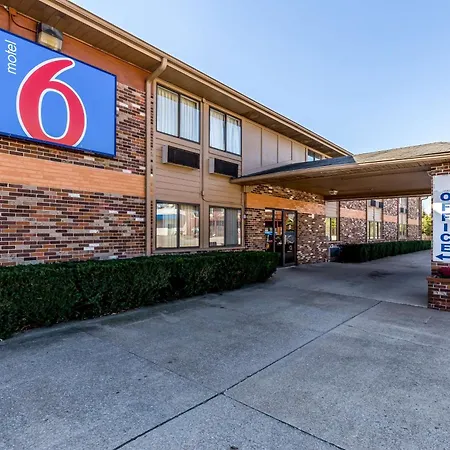 Motel 6-Troy, Il-2