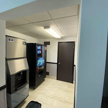 Baymont By Wyndham Oshkosh Airport-2