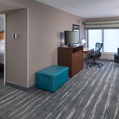 Hampton Inn & Suites Chicago North Shore-3