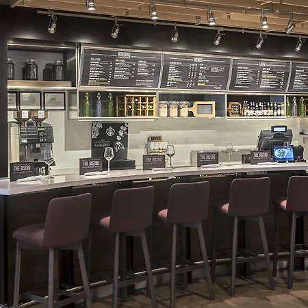 Courtyard By Marriott Jersey City Newport-2