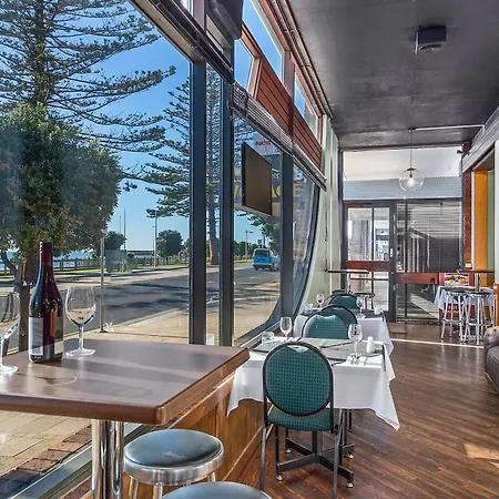Beachfront Voyager Motor Inn-2
