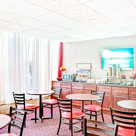Ramada By Wyndham Rockaway-3
