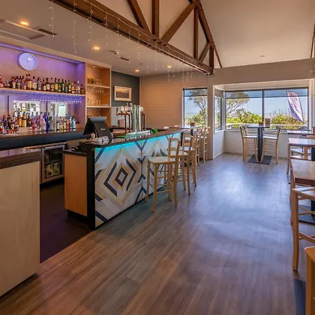 Beachfront Hotel Hokitika-3