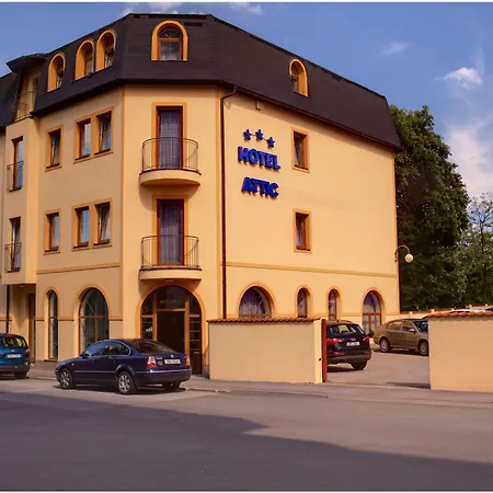 Attic Hotel-3