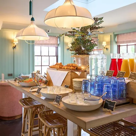 The Mitre, Hampton Court-2
