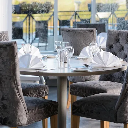 Hillgrove Hotel, Leisure & Spa-3