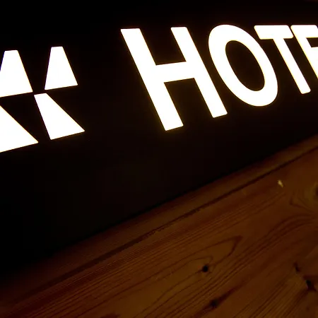 Three Crowns Hotel-3