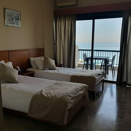 Holiday Suites Hotel & Beach Resort-3