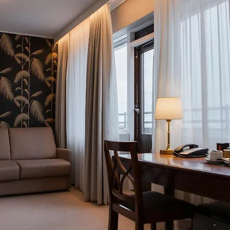 Hotel Holt - The Art Hotel-2