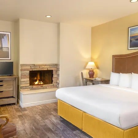 Clocktower Inn Ventura-2