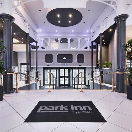 Park Inn By Radisson Cardiff City Centre-2