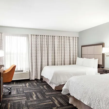 Hampton Inn Paris-2