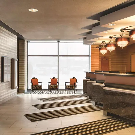 Coast Edmonton Plaza Hotel By Apa-3