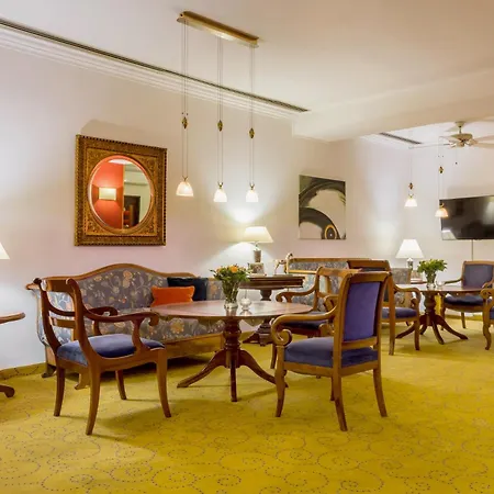 Central Hotel-2