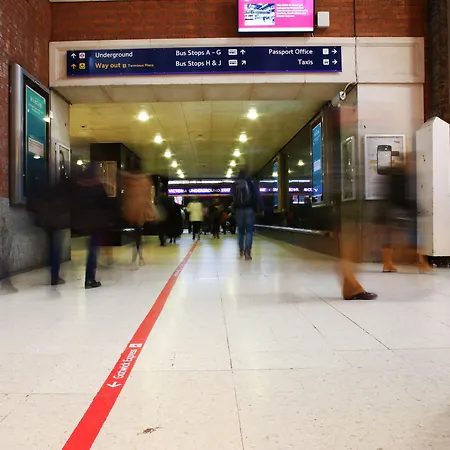 Huttons Hotel, Victoria London-2