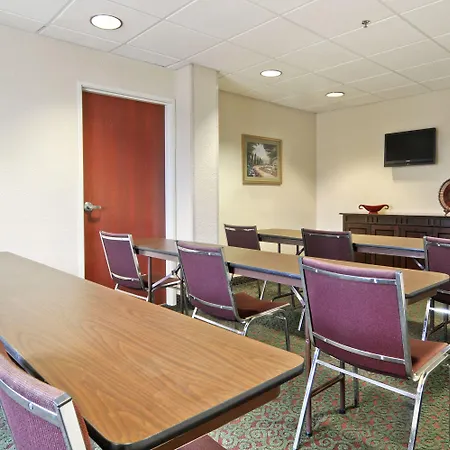 Microtel Inn & Suites Marianna-2