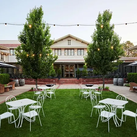 Hotel Kurrajong Canberra-3
