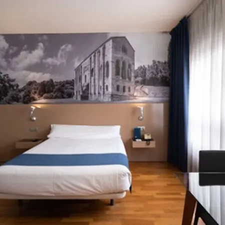Aparthotel Campus-3