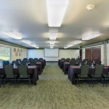 Oxford Suites Yakima-2