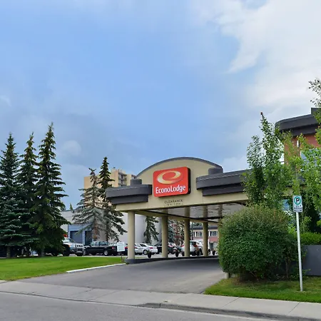 Super 8 By Wyndham Macleod Trail Calgary-3