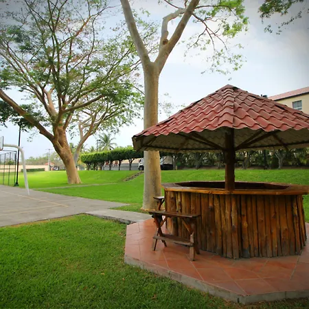 Quality Hotel Real Aeropuerto San Salvador-3