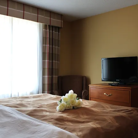 Quality Inn & Suites Cincinnati Sharonville-2