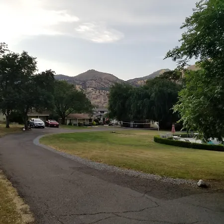 Lazy J Ranch Motel-3