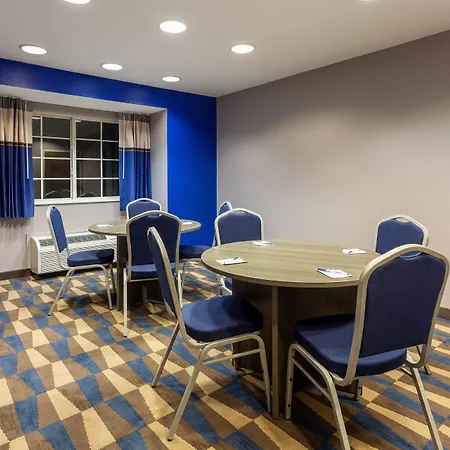 Microtel Inn & Suites By Wyndham Bethel/Danbury-3
