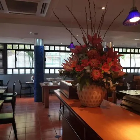 Court Classique Suite Hotel-2