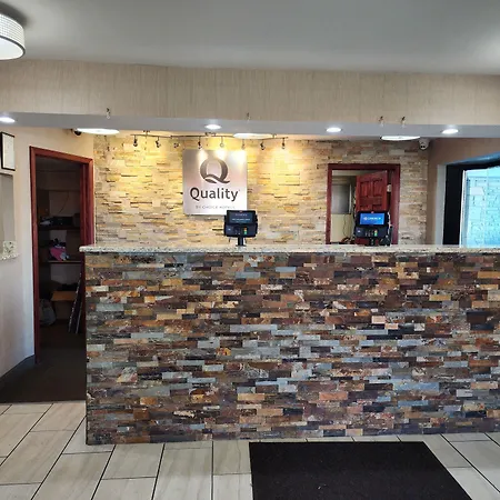 Quality Inn Middleburg Heights Near Cleveland Airport-3