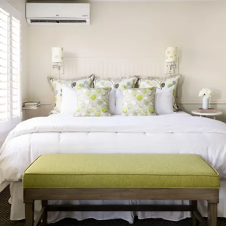 Vineyard Square Hotel And Suites-3