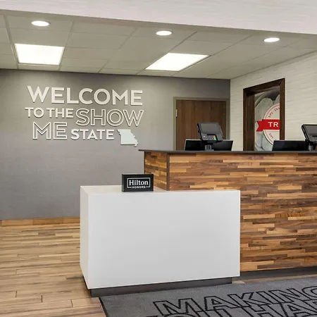 Hampton Inn & Suites Springfield-3