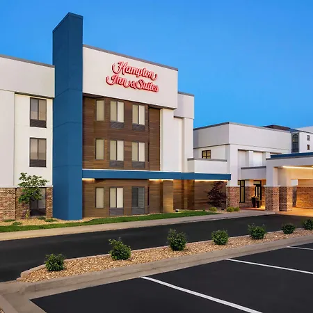 Hampton Inn & Suites Springfield-2
