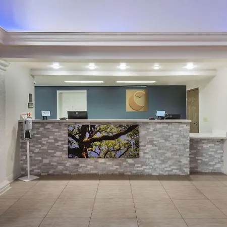 Baymont By Wyndham Lafayette Airport-2