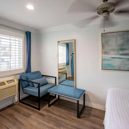 Ramada By Wyndham Redondo Beach-2