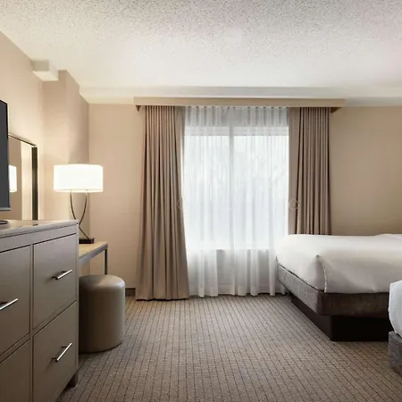 Embassy Suites By Hilton Cleveland Rockside-3