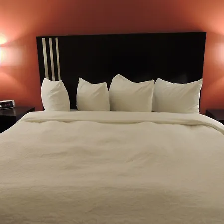 Travelodge By Wyndham Richmond In-2