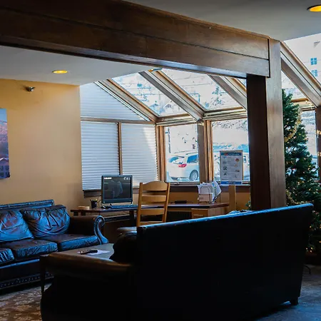 The Black Bear Lodge At Stratton Mountain Resort-2