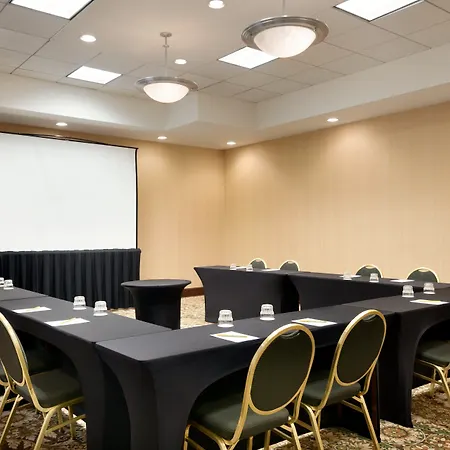Hilton Garden Inn Fairfax-3