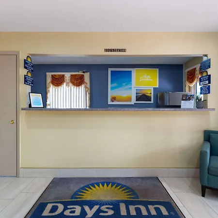 Days Inn By Wyndham Chipley-3