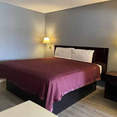 Majestic Inn-3