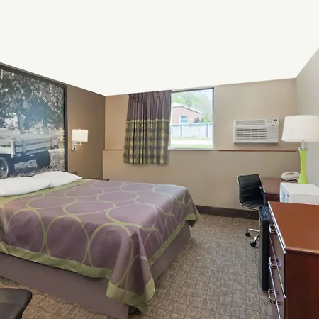 Super 8 By Wyndham Carroll-3