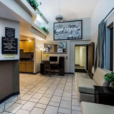 Super 8 By Wyndham Pueblo-2