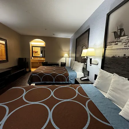 Super 8 By Wyndham Galveston-3