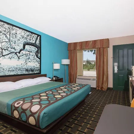 Super 8 By Wyndham Brunswick South I-95-2
