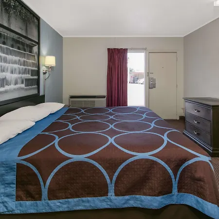 Super 8 By Wyndham Lubbock Civic Center North-2